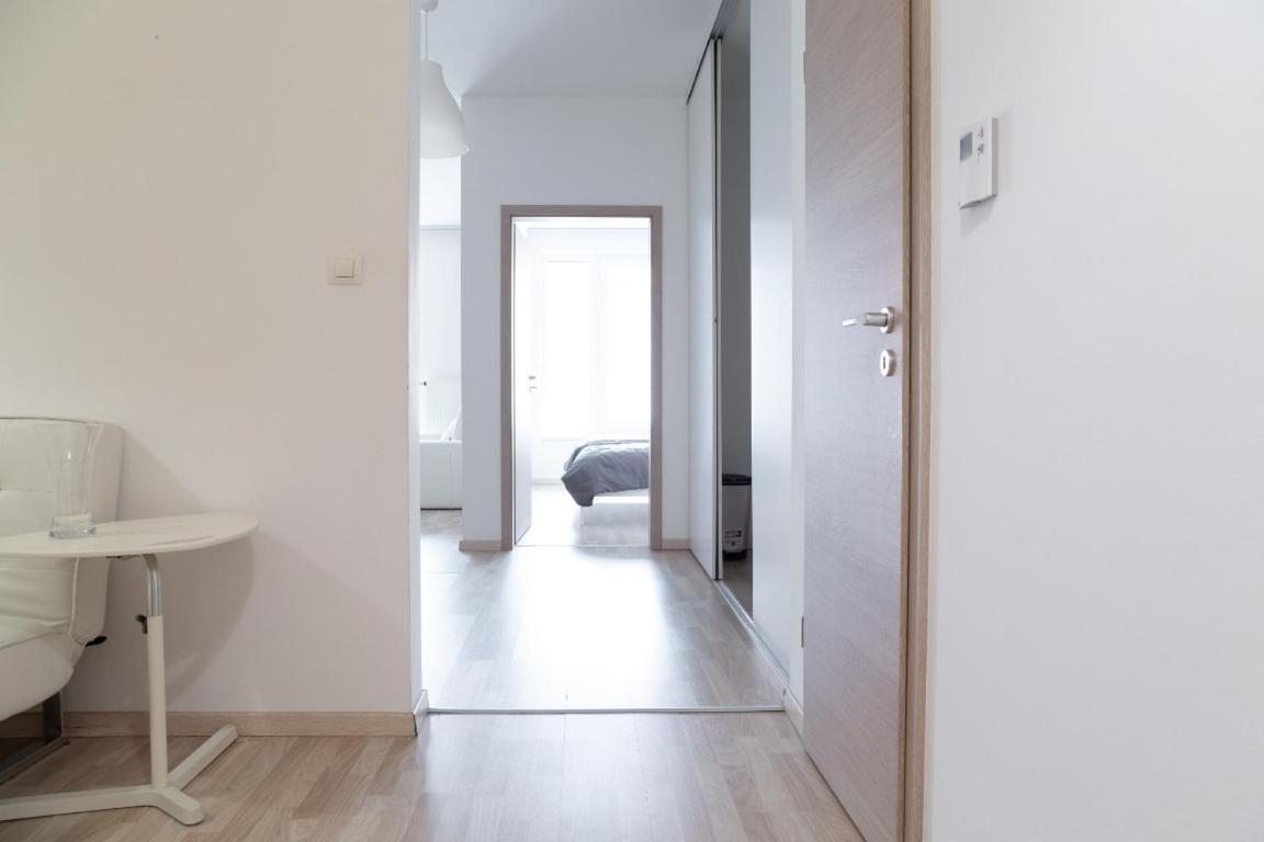 Great Tourist And Business Apartment Near Center Bratislava Exterior foto