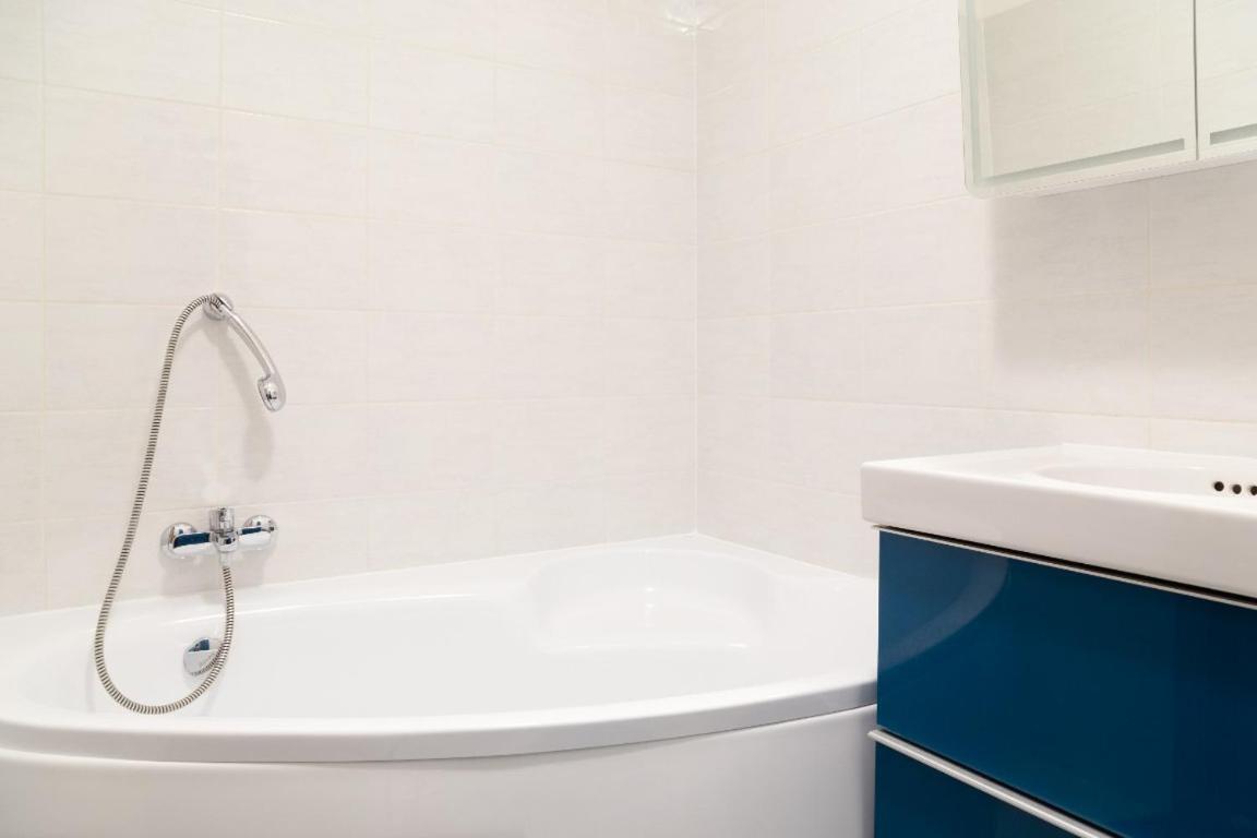 Great Tourist And Business Apartment Near Center Bratislava Exterior foto